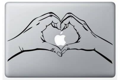Stickers « Main Love » pour Macbook 17 pouces