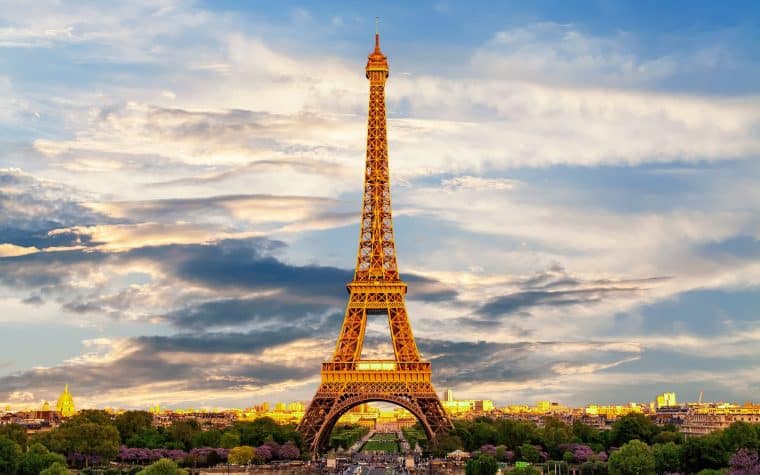 eiffel-tower-3349075_1920