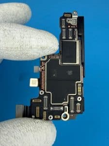 carte mère iPhone 17 Pro Max