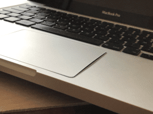 batterie-gonflee-trackpad-macbook-m3