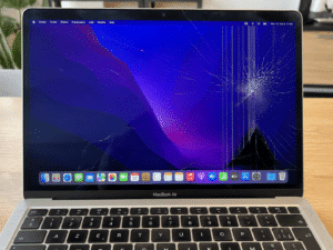 macbook-air-m2-ecran-fissure